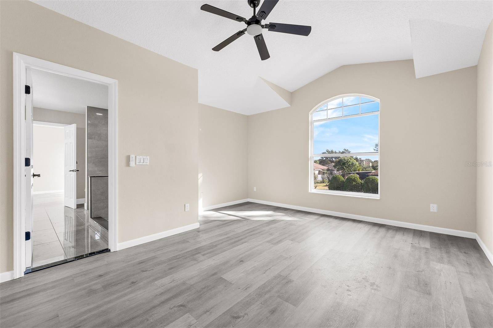 Image 34 of 48 For 5010 Labrador Lane