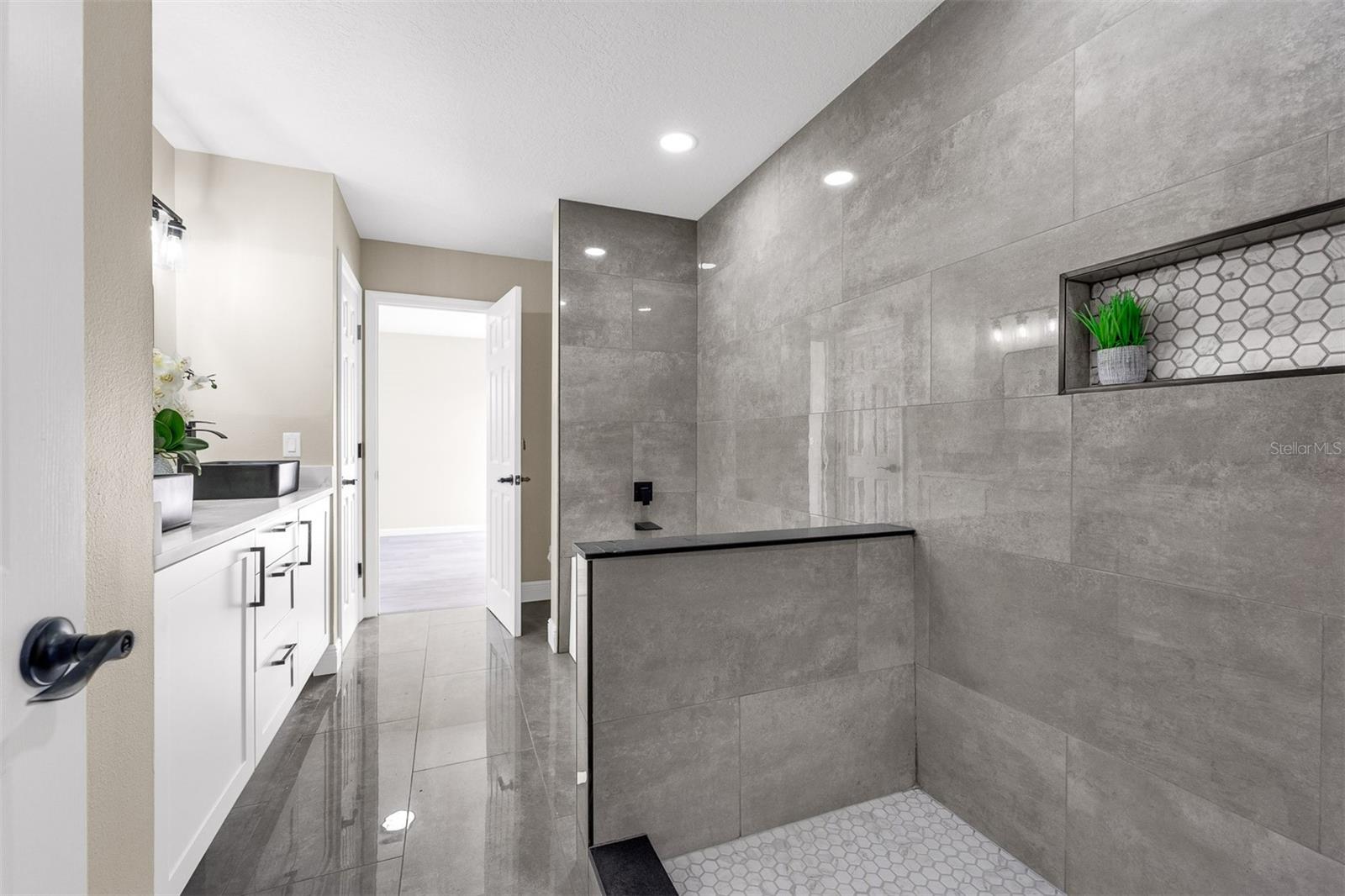 Image 39 of 48 For 5010 Labrador Lane