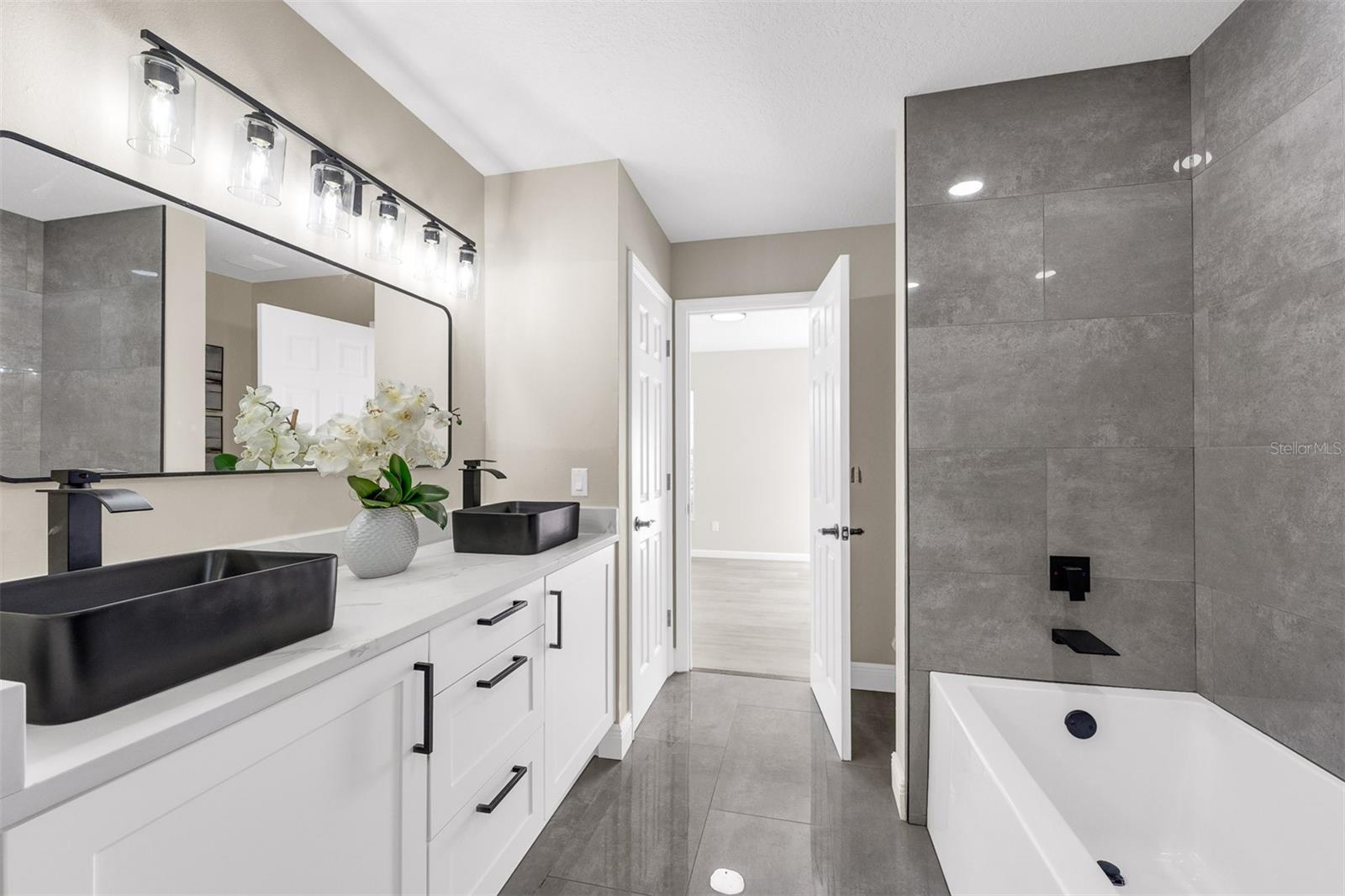 Image 40 of 48 For 5010 Labrador Lane