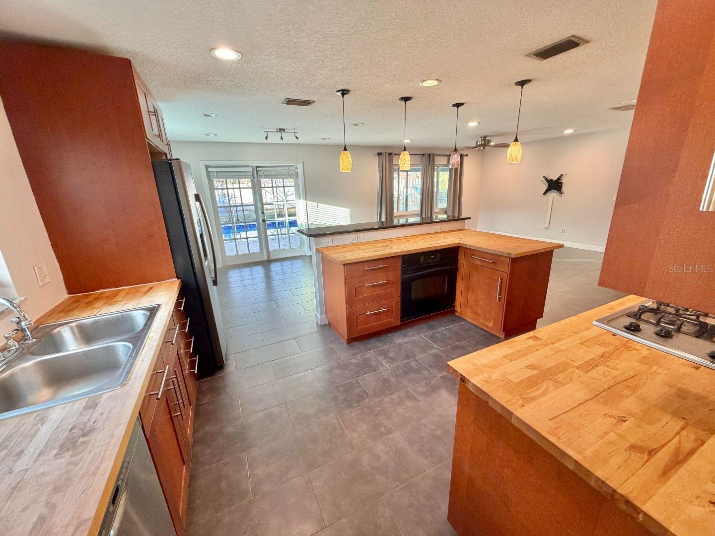 Image 11 of 29 For 653 Sherwood Drive