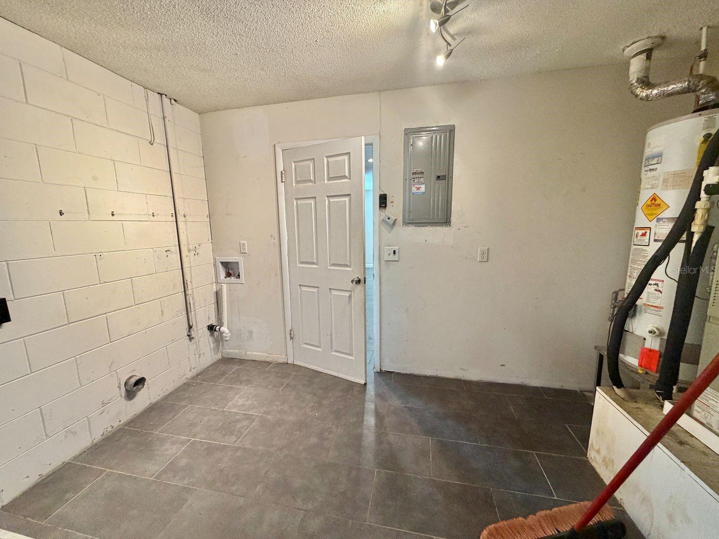 Image 12 of 29 For 653 Sherwood Drive