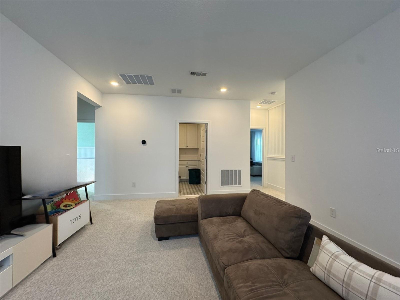 Image 29 of 57 For 14931 Lebeau Loop