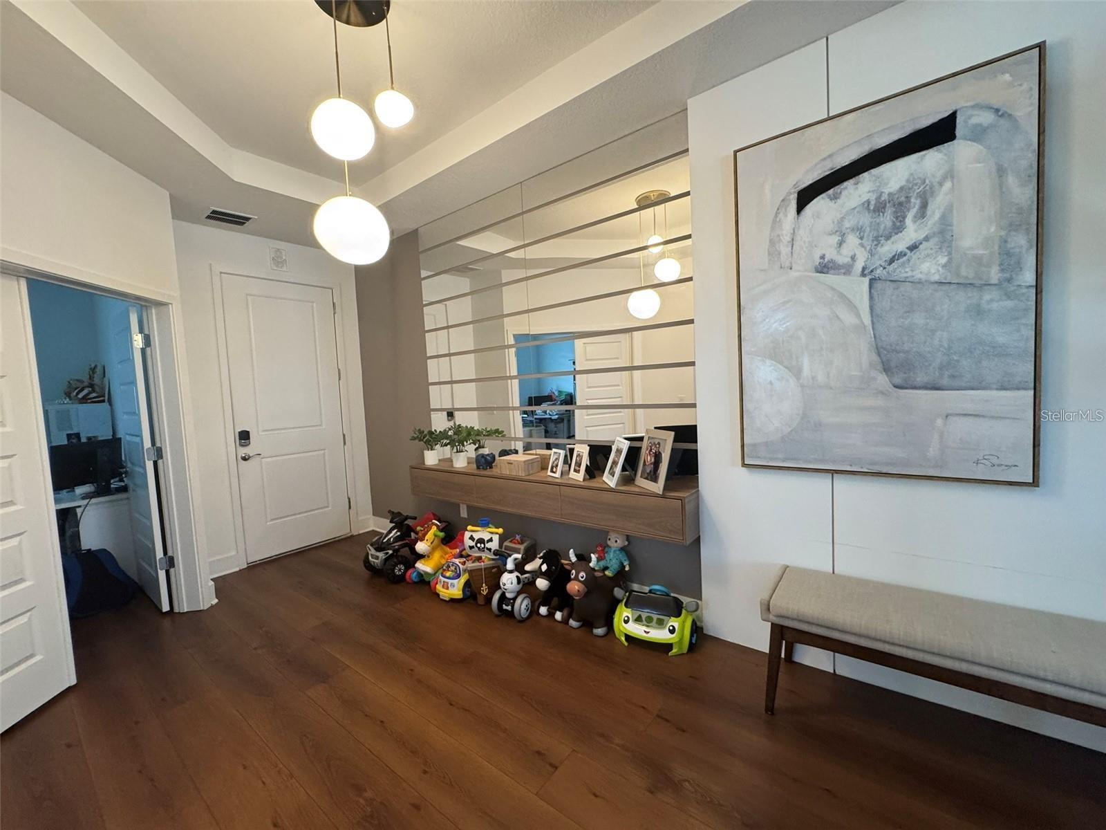 Image 5 of 57 For 14931 Lebeau Loop