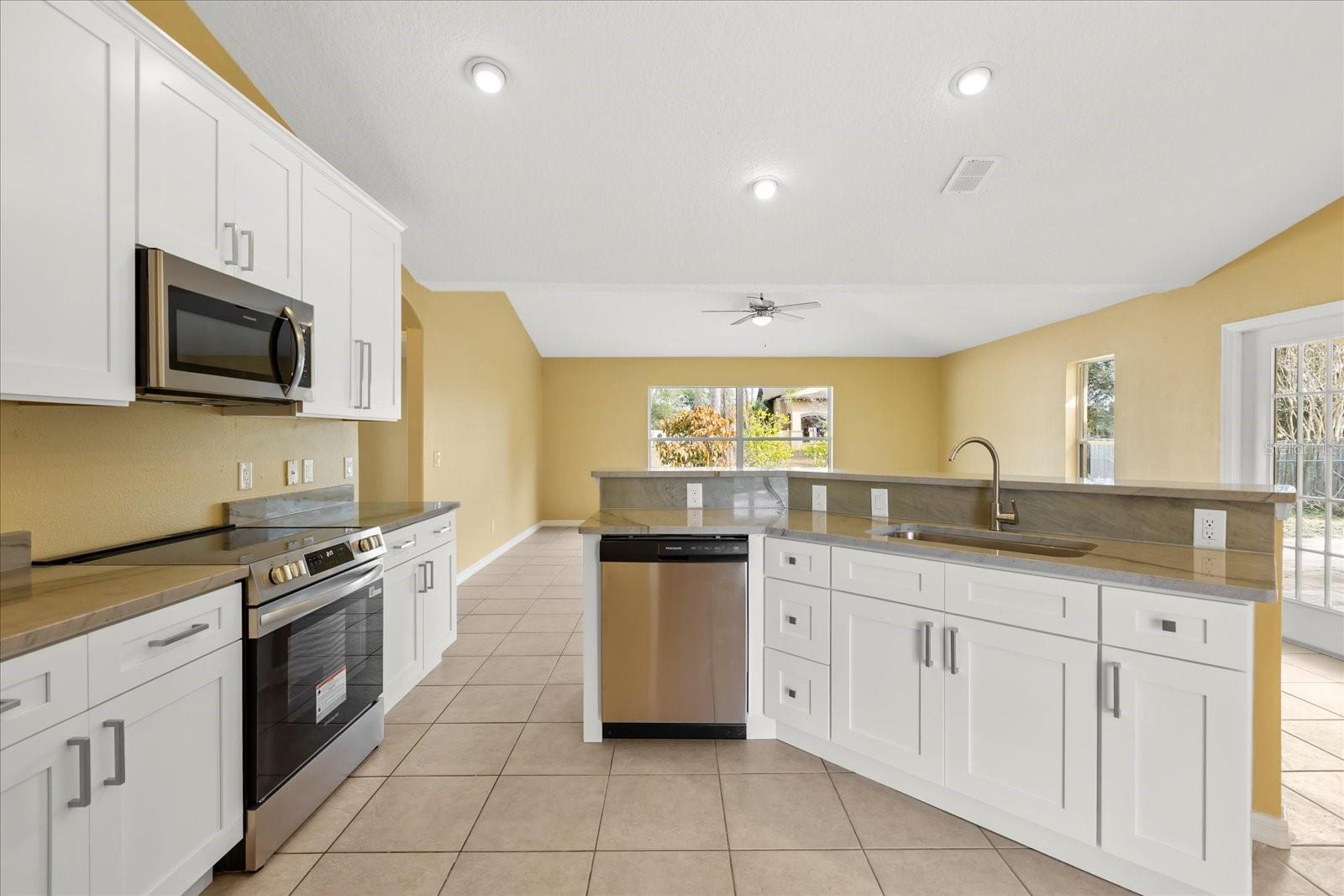 Image 11 of 37 For 619 Rhodes Drive