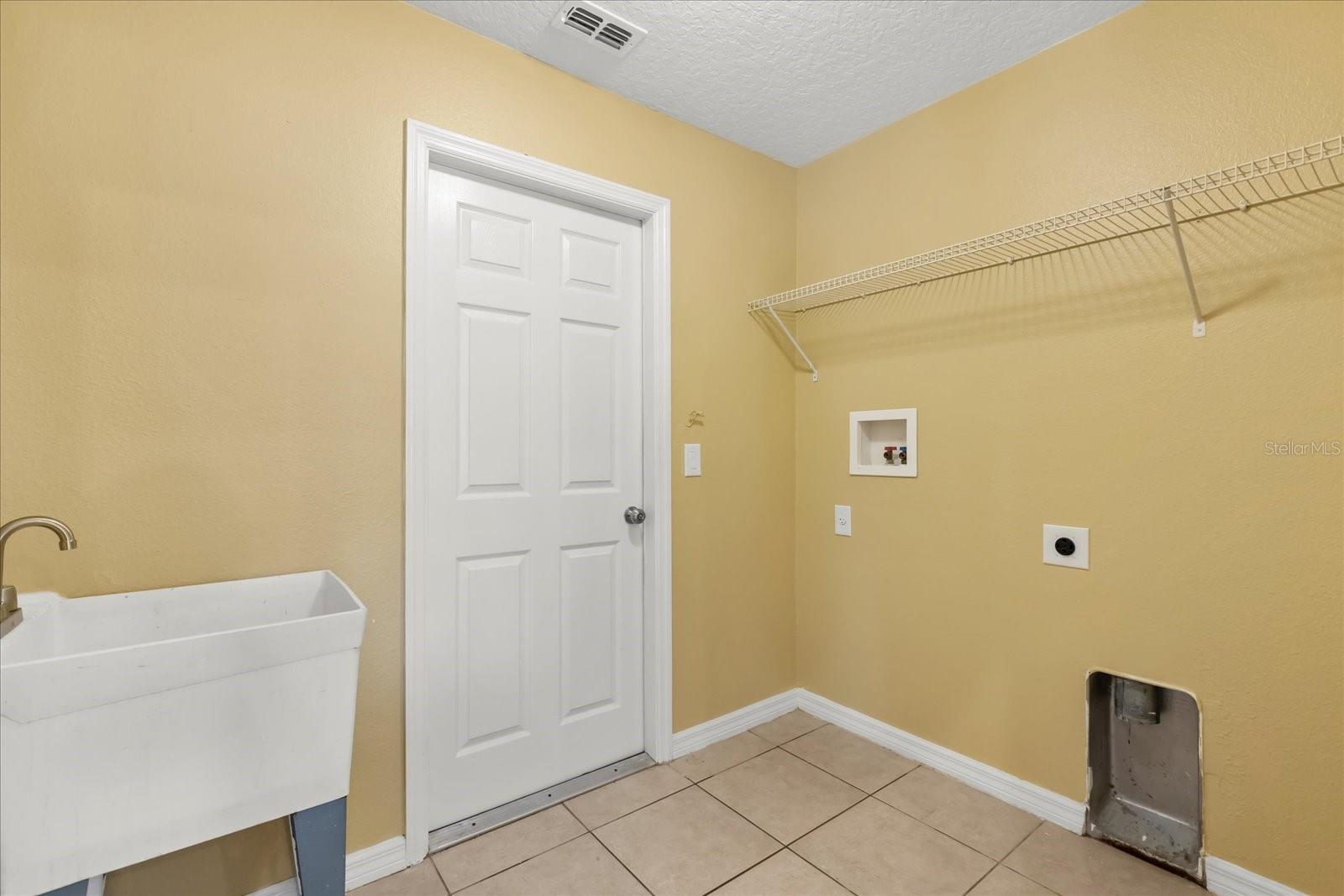 Image 18 of 37 For 619 Rhodes Drive