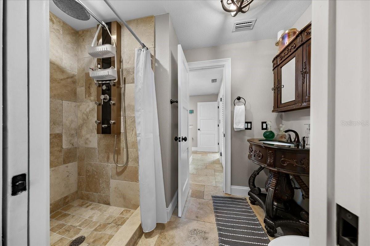 Image 12 of 83 For 452 Paradise Point Road