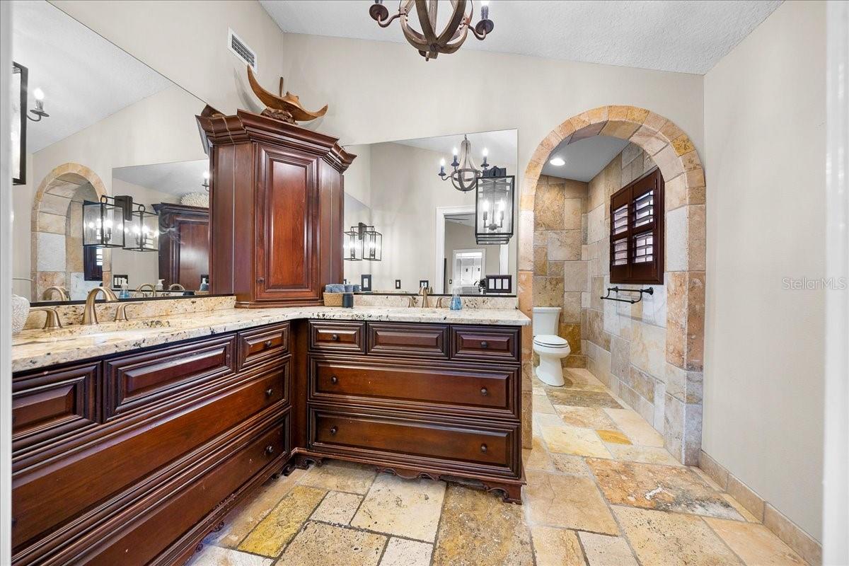 Image 14 of 83 For 452 Paradise Point Road