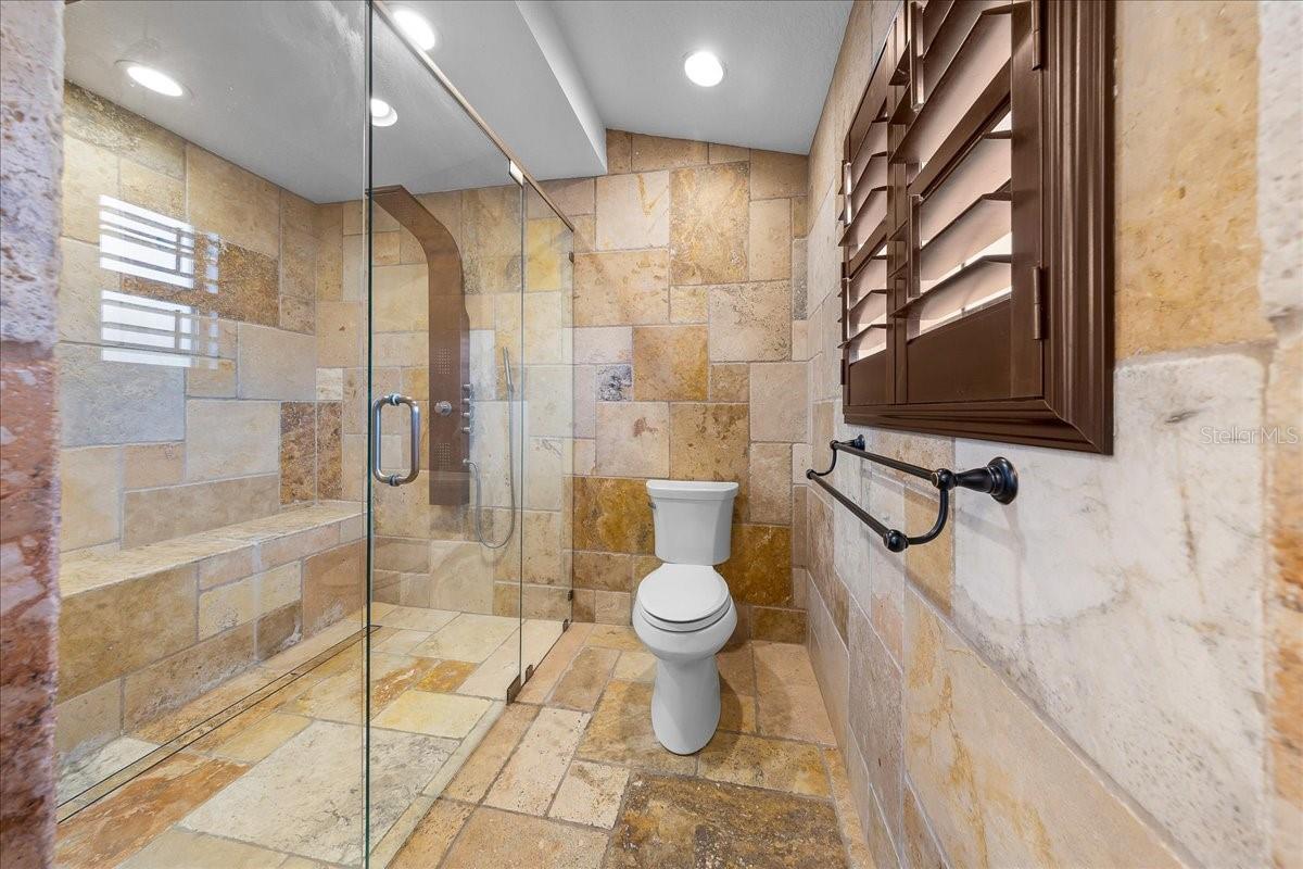 Image 16 of 83 For 452 Paradise Point Road