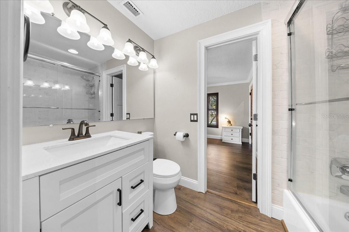 Image 21 of 83 For 452 Paradise Point Road