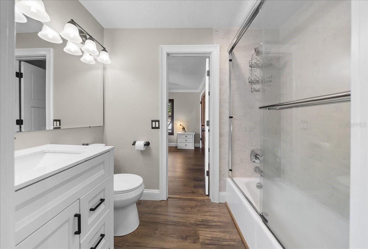 Image 22 of 83 For 452 Paradise Point Road