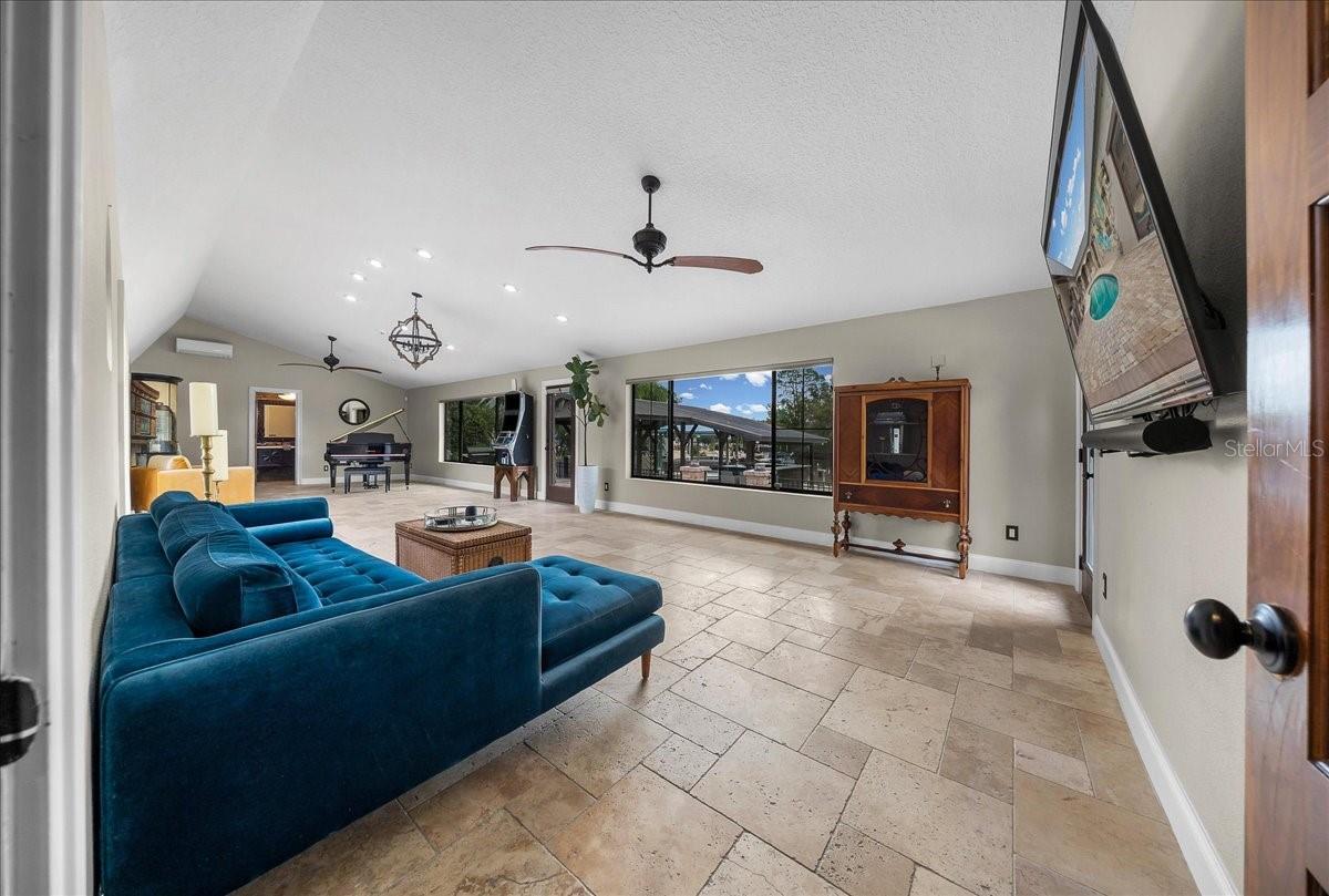 Image 27 of 83 For 452 Paradise Point Road