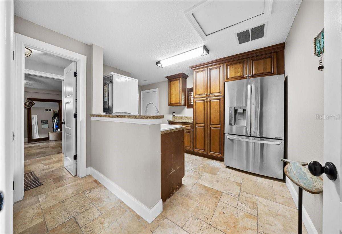 Image 40 of 83 For 452 Paradise Point Road