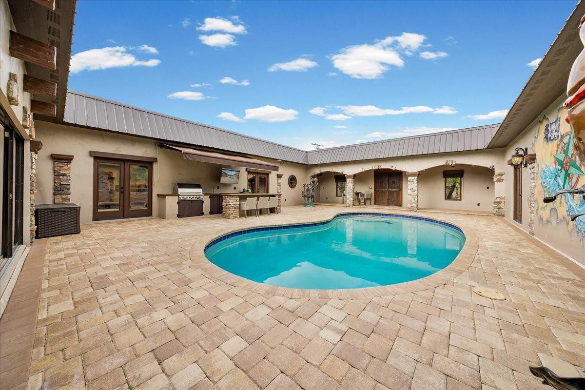 Image 44 of 83 For 452 Paradise Point Road