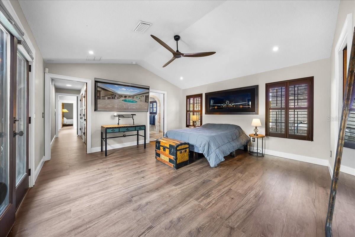 Image 7 of 83 For 452 Paradise Point Road