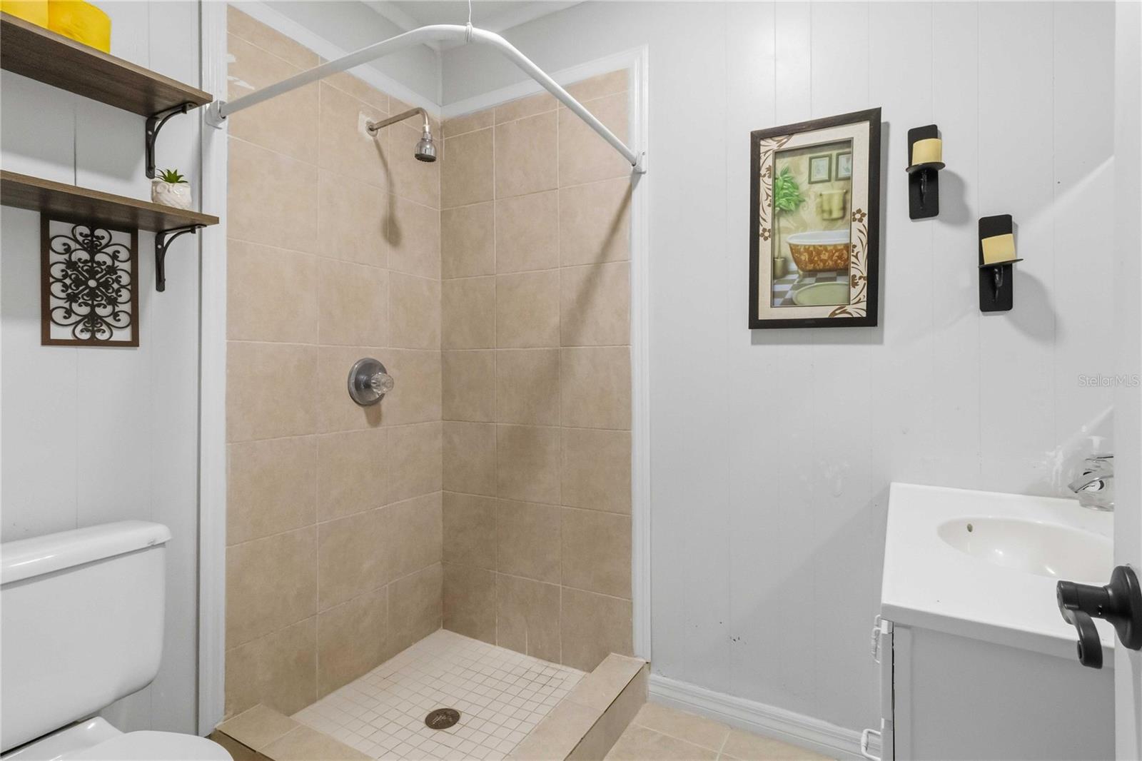 Image 15 of 25 For 1525 Comanche Avenue