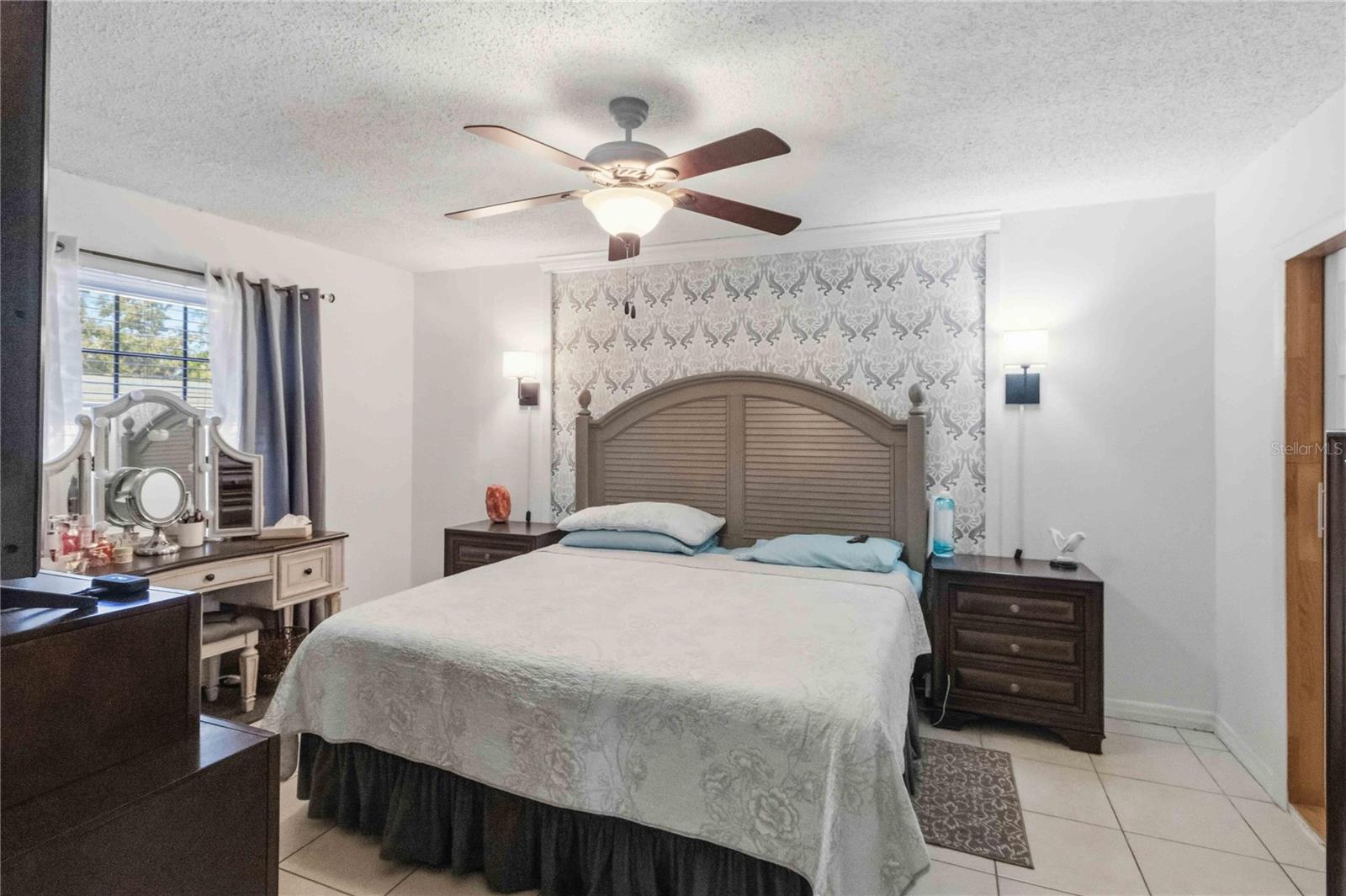 Image 17 of 25 For 1525 Comanche Avenue