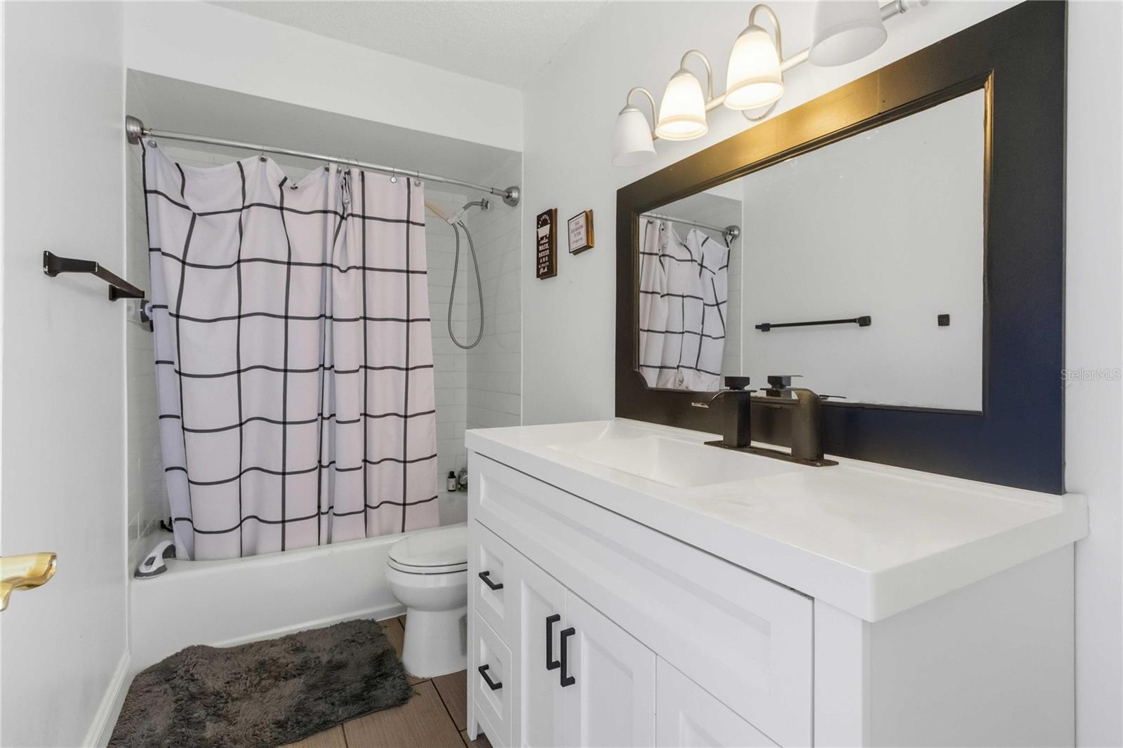 Image 20 of 25 For 1525 Comanche Avenue