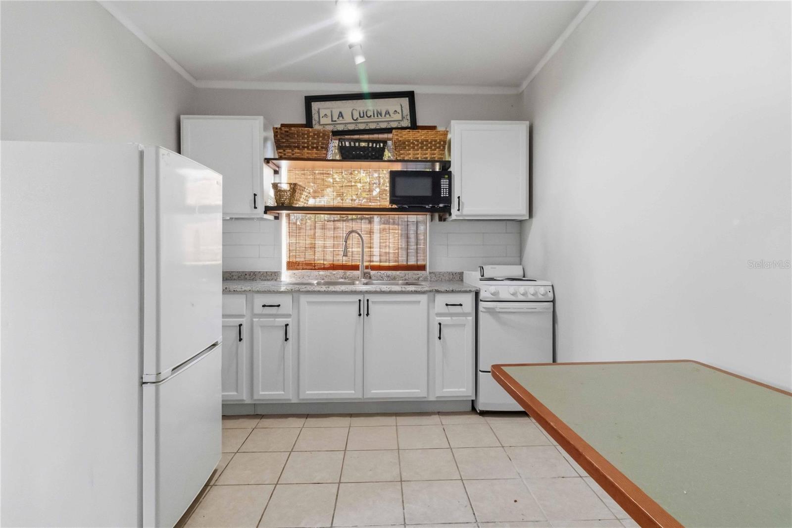 Image 21 of 25 For 1525 Comanche Avenue