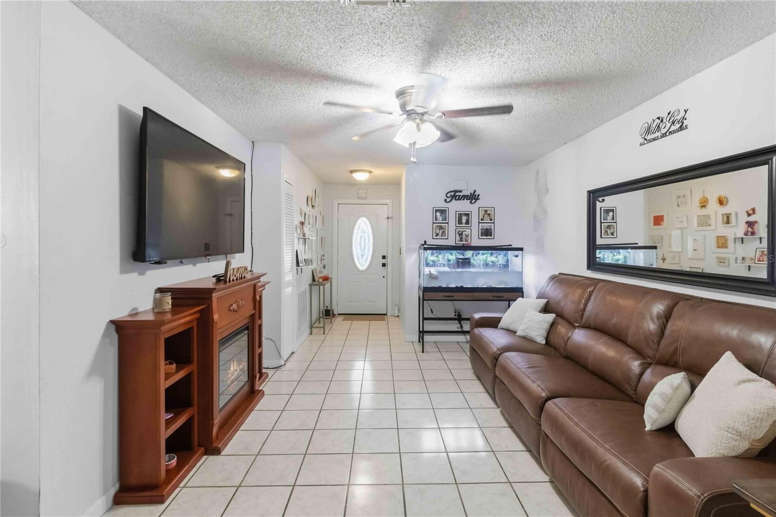 Image 4 of 25 For 1525 Comanche Avenue