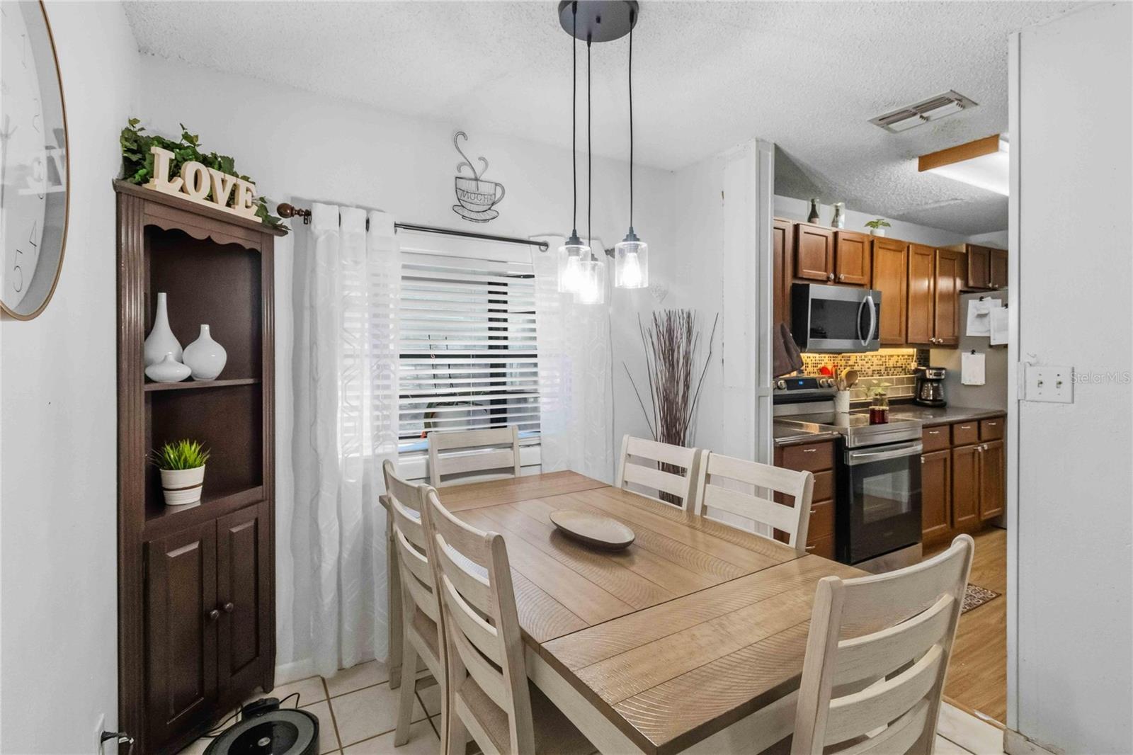 Image 9 of 25 For 1525 Comanche Avenue