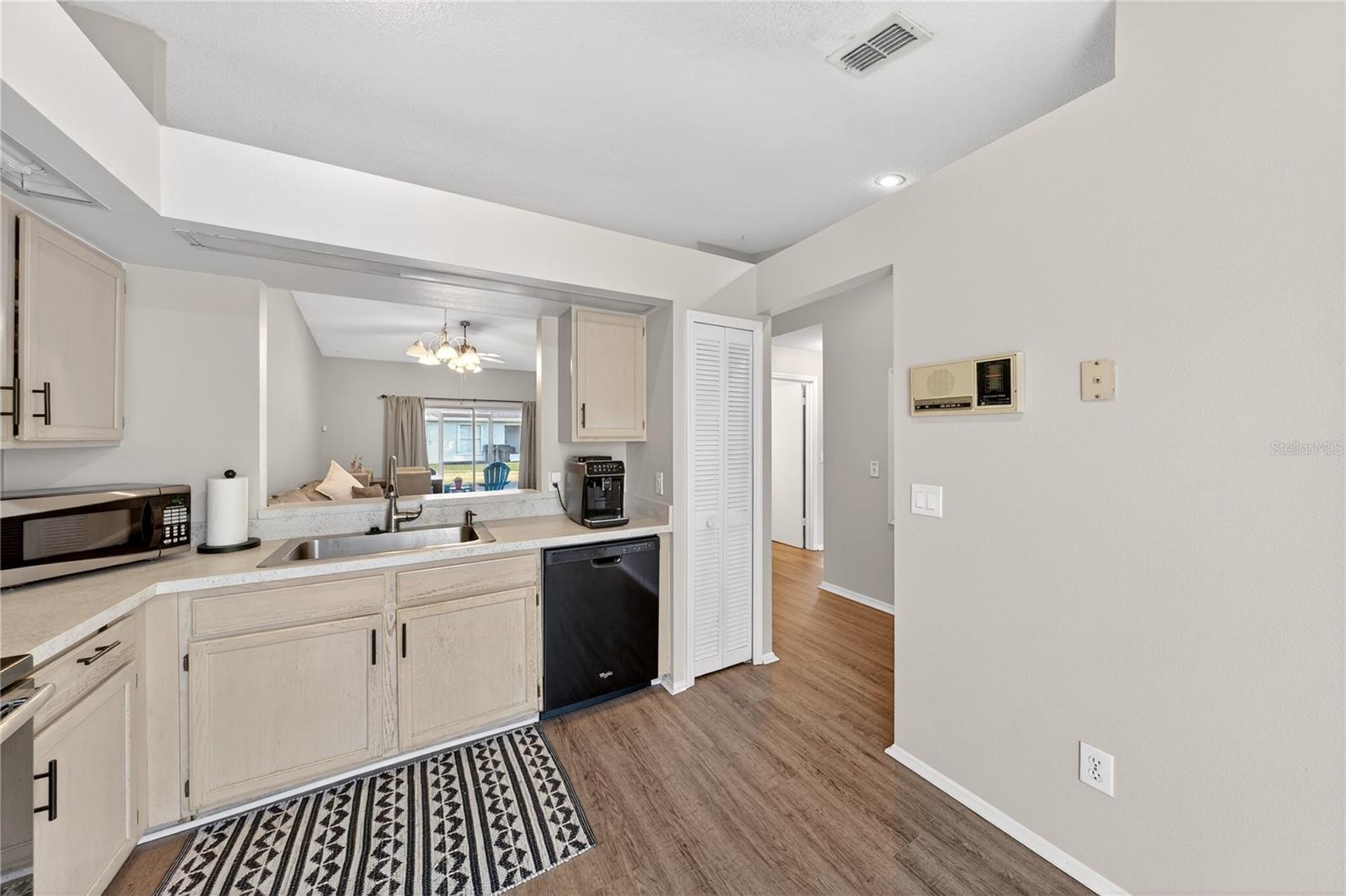 Image 10 of 43 For 14432 Bay Isle Dr