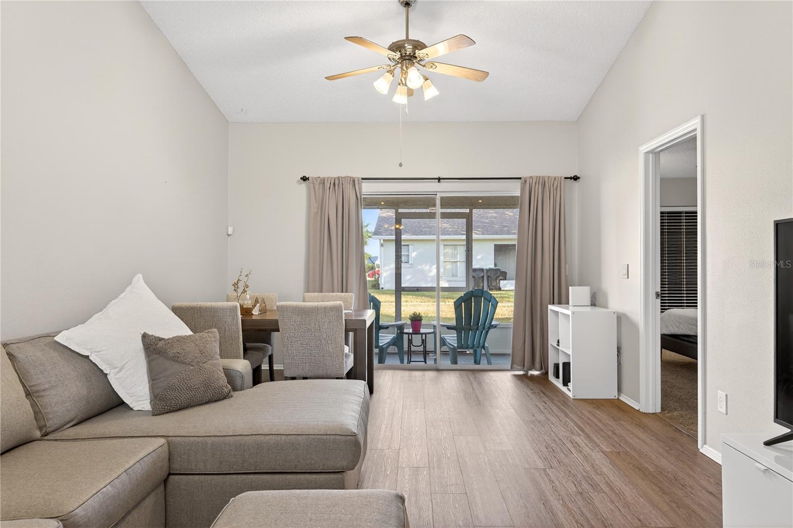 Image 17 of 43 For 14432 Bay Isle Dr