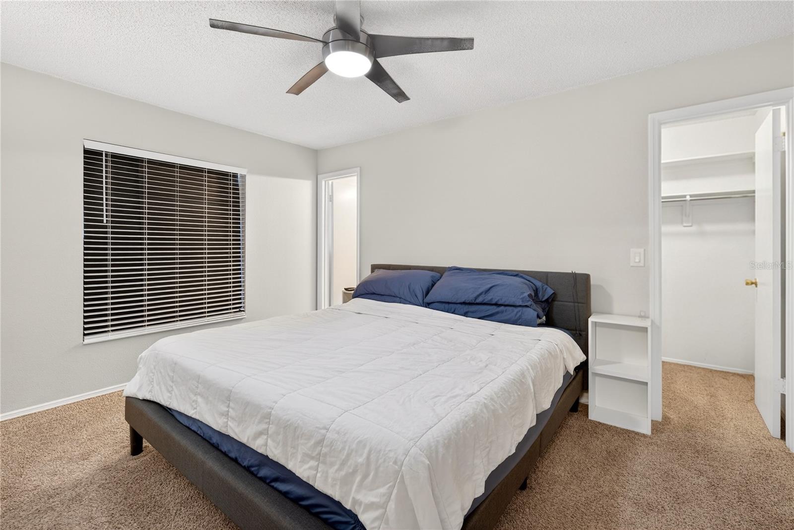 Image 23 of 43 For 14432 Bay Isle Dr