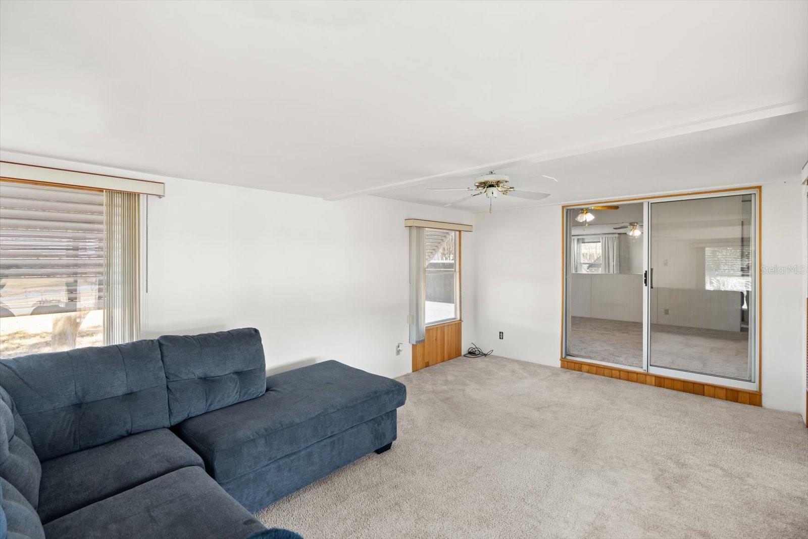 Image 12 of 39 For 4122 Myrtle Oak Court 851