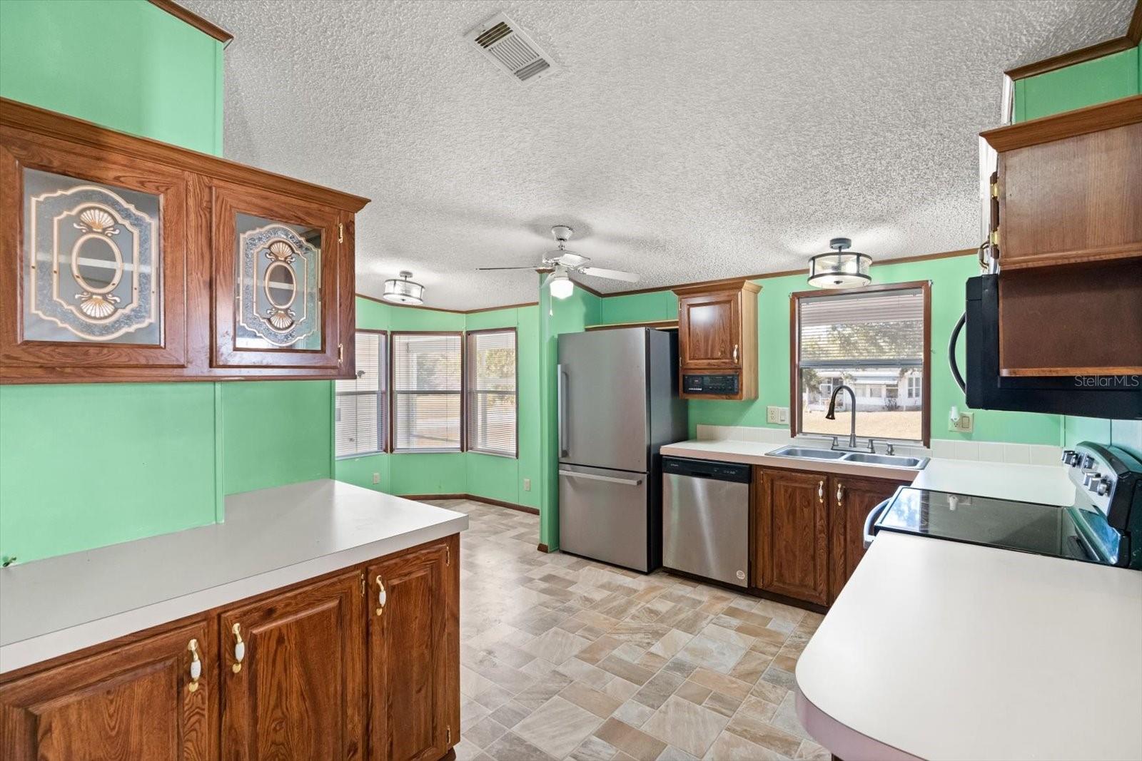 Image 16 of 39 For 4122 Myrtle Oak Court 851