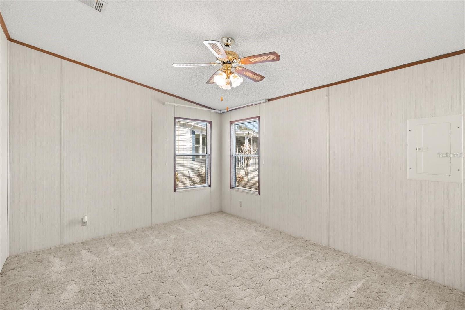 Image 22 of 39 For 4122 Myrtle Oak Court 851