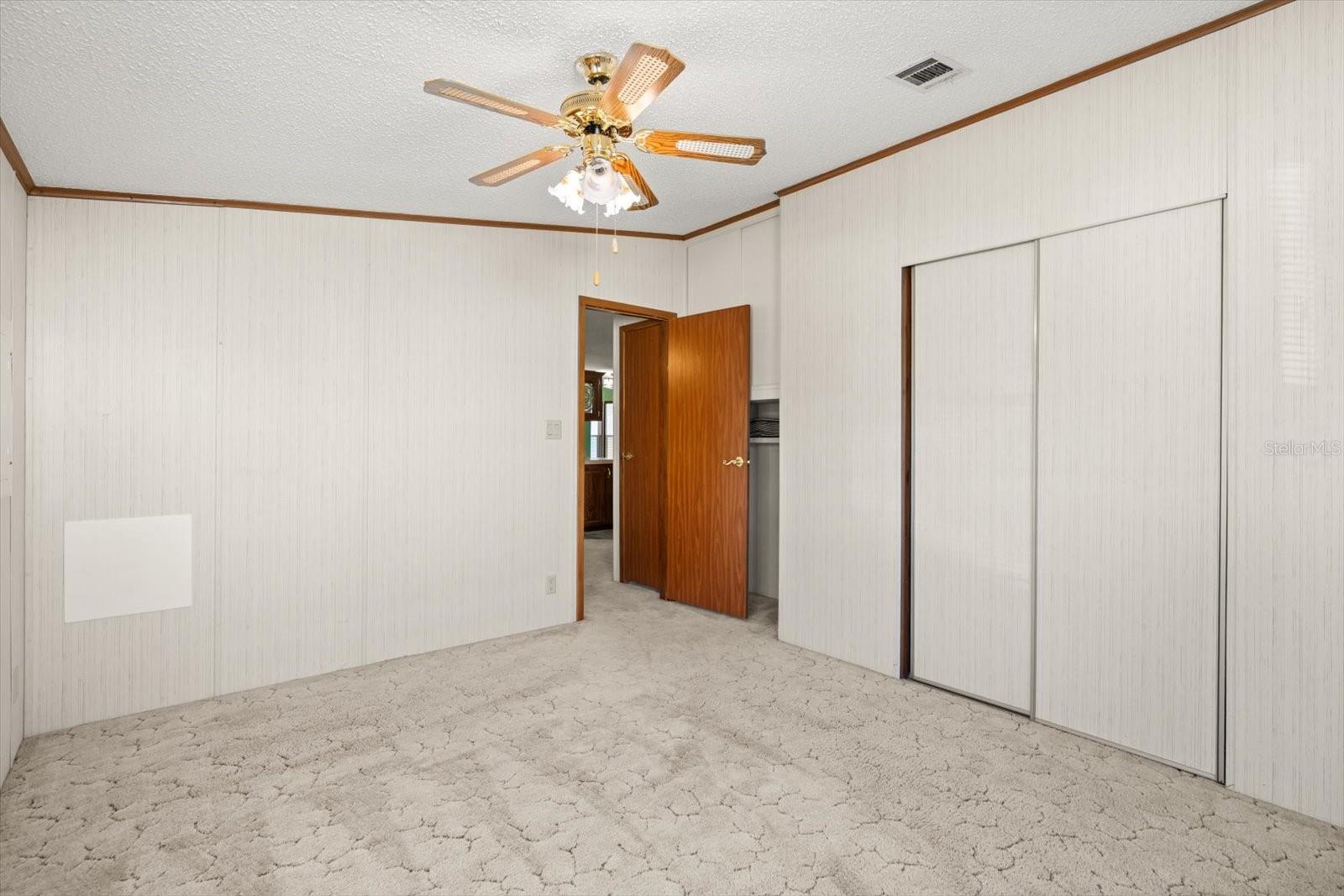 Image 23 of 39 For 4122 Myrtle Oak Court 851