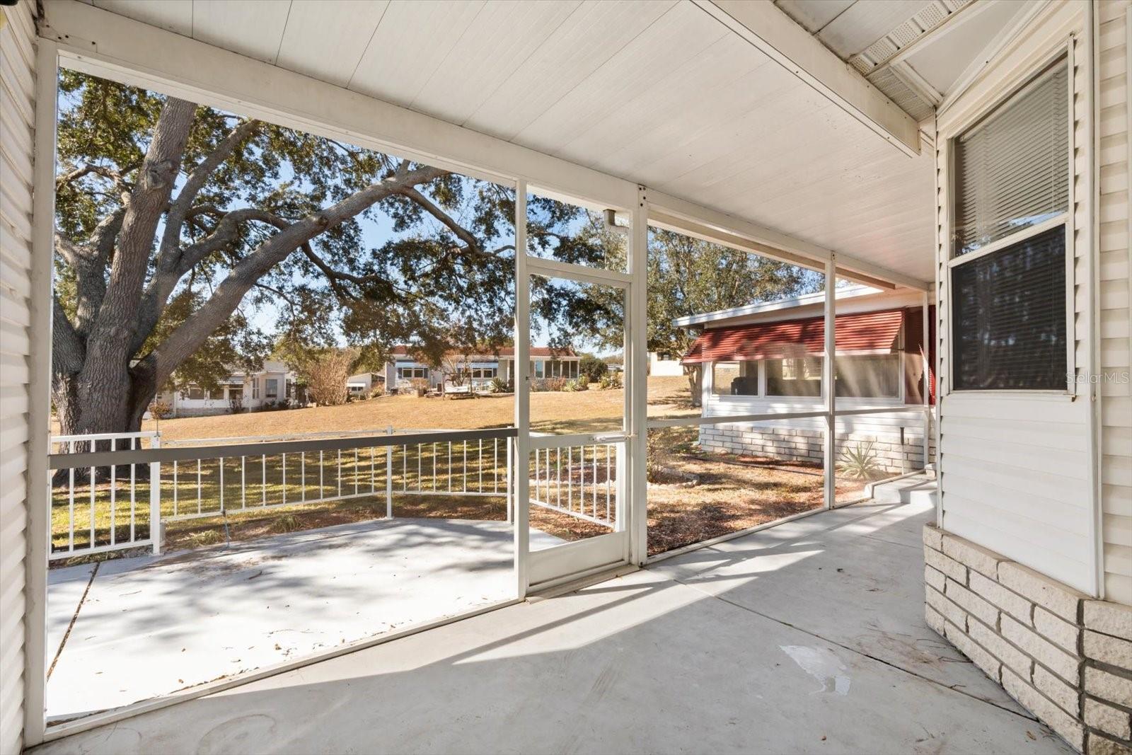 Image 5 of 39 For 4122 Myrtle Oak Court 851