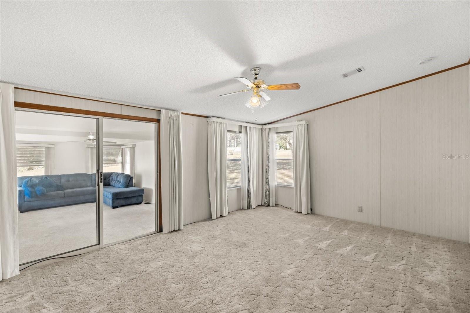 Image 9 of 39 For 4122 Myrtle Oak Court 851