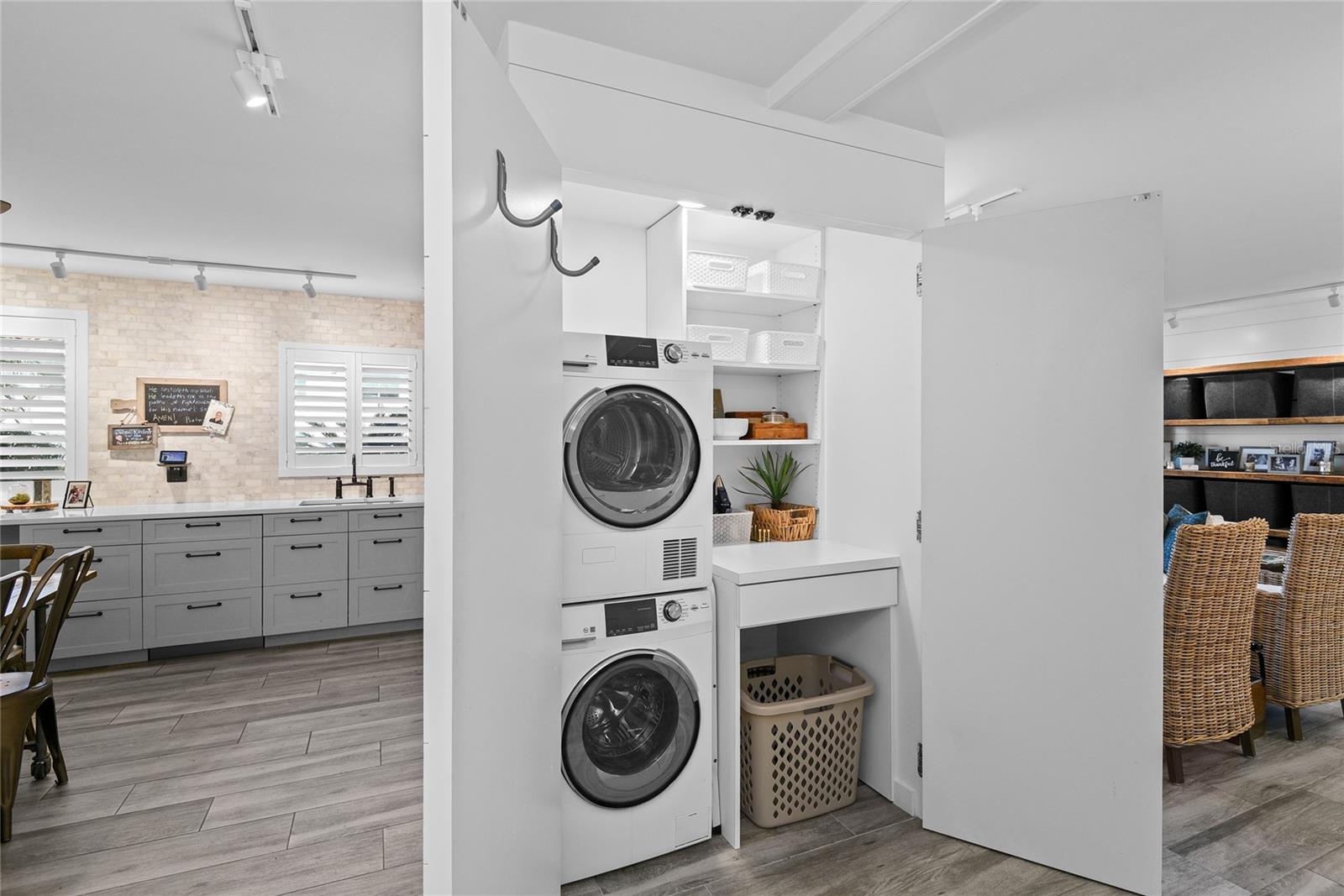 Image 12 of 27 For 1140 Orlando Avenue C2