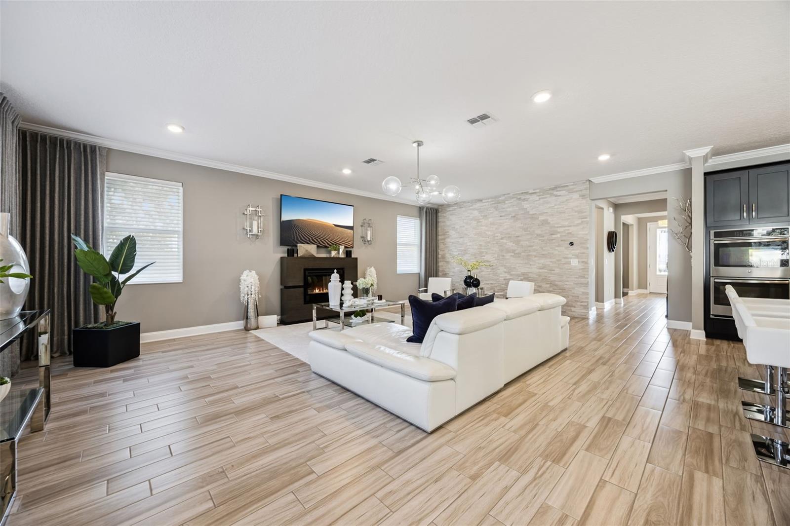 Image 14 of 100 For 16115 Johns Lake Overlook Drive