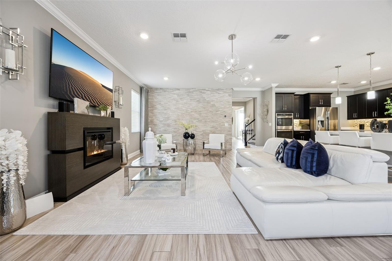 Image 15 of 100 For 16115 Johns Lake Overlook Drive