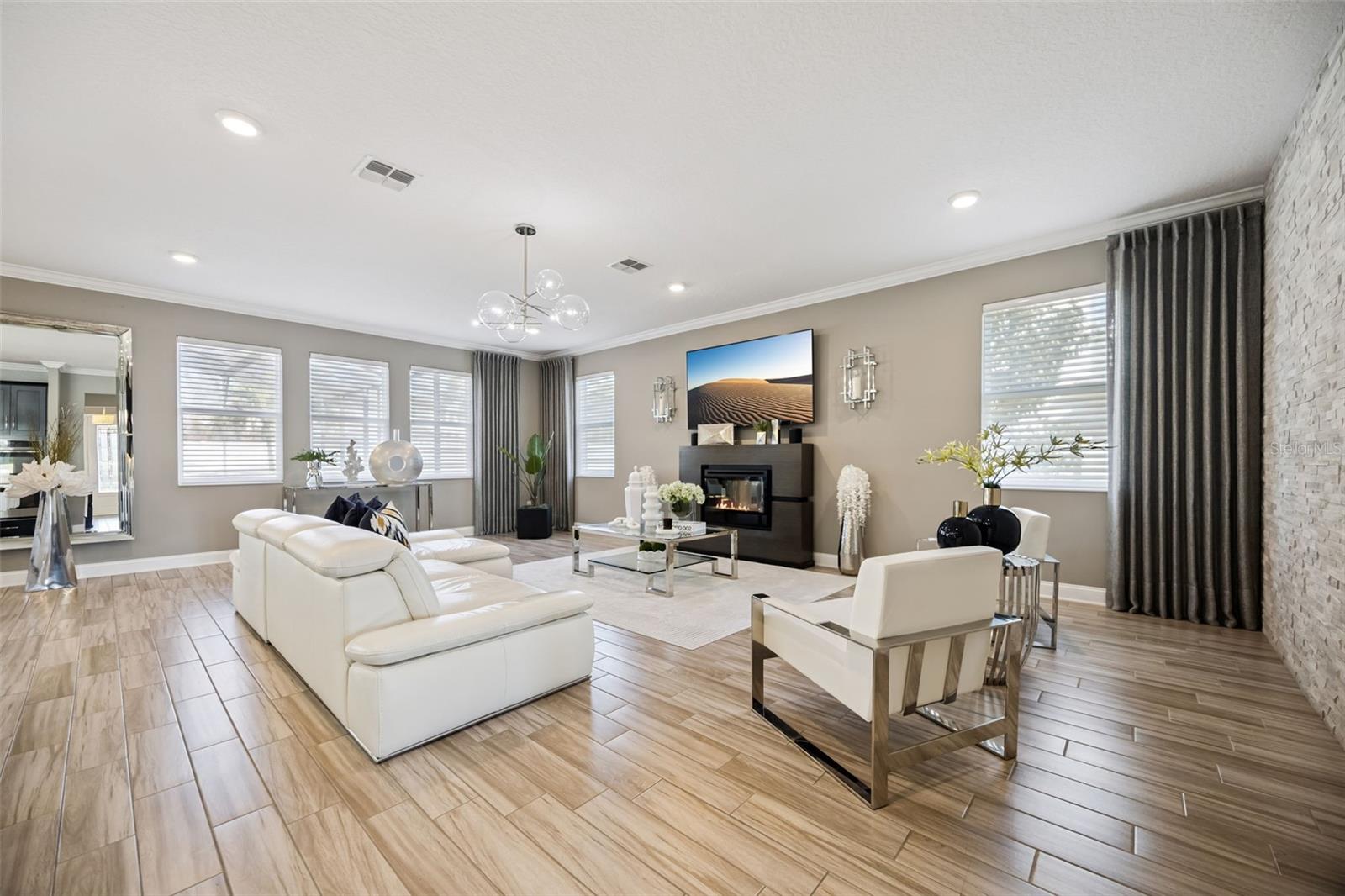 Image 16 of 100 For 16115 Johns Lake Overlook Drive