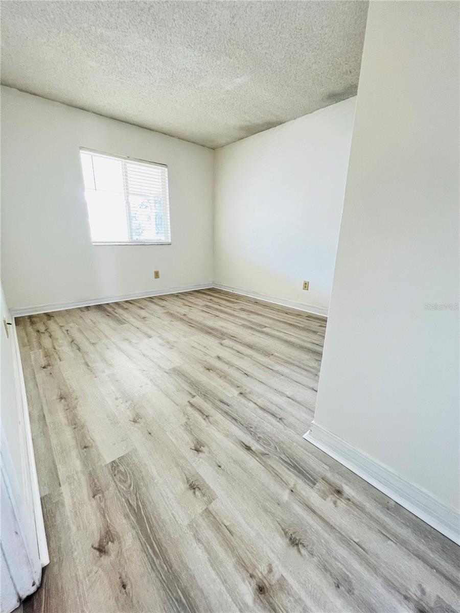 Image 13 of 28 For 532 Winter Terrace