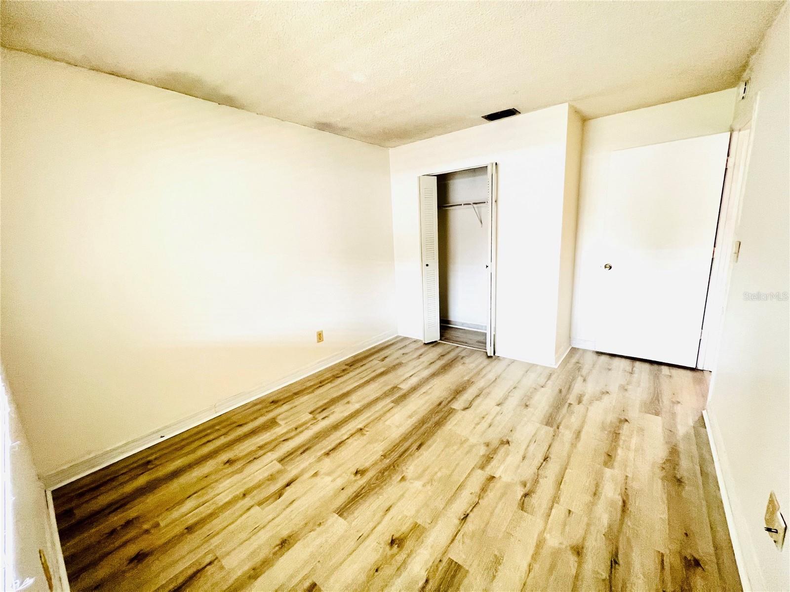 Image 15 of 28 For 532 Winter Terrace