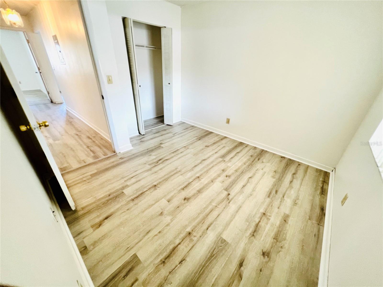 Image 21 of 28 For 532 Winter Terrace