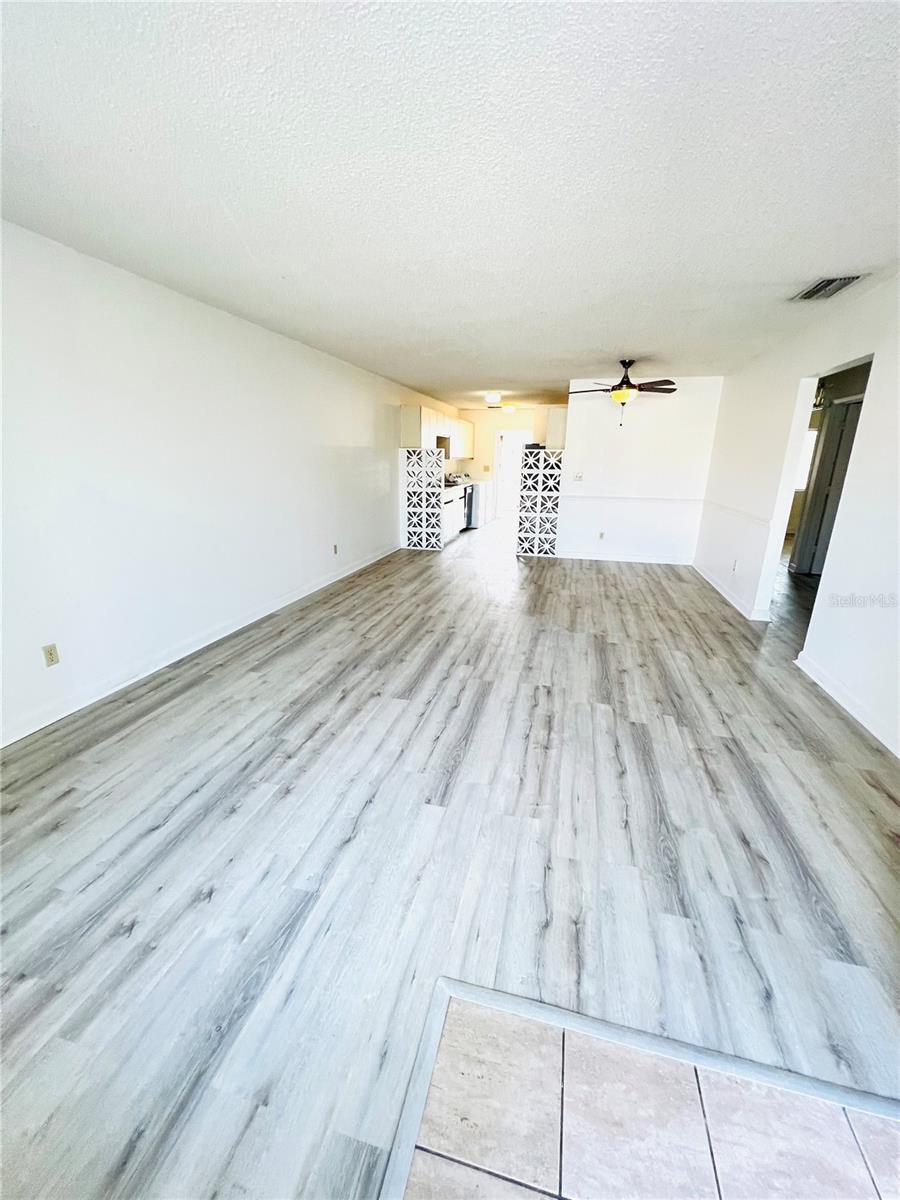 Image 7 of 28 For 532 Winter Terrace