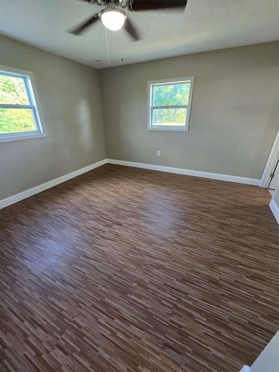 Image 11 of 25 For 11548 Missouri Street