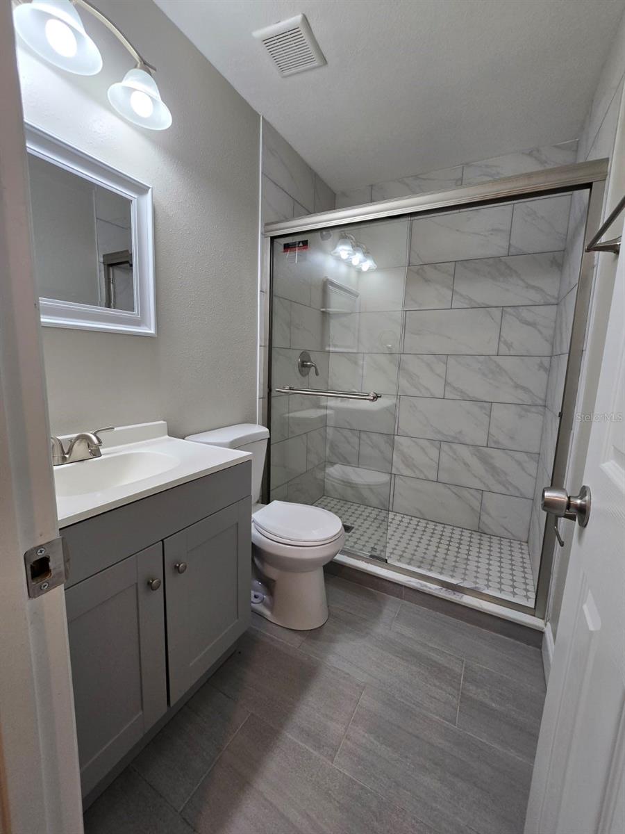 Image 14 of 25 For 11548 Missouri Street