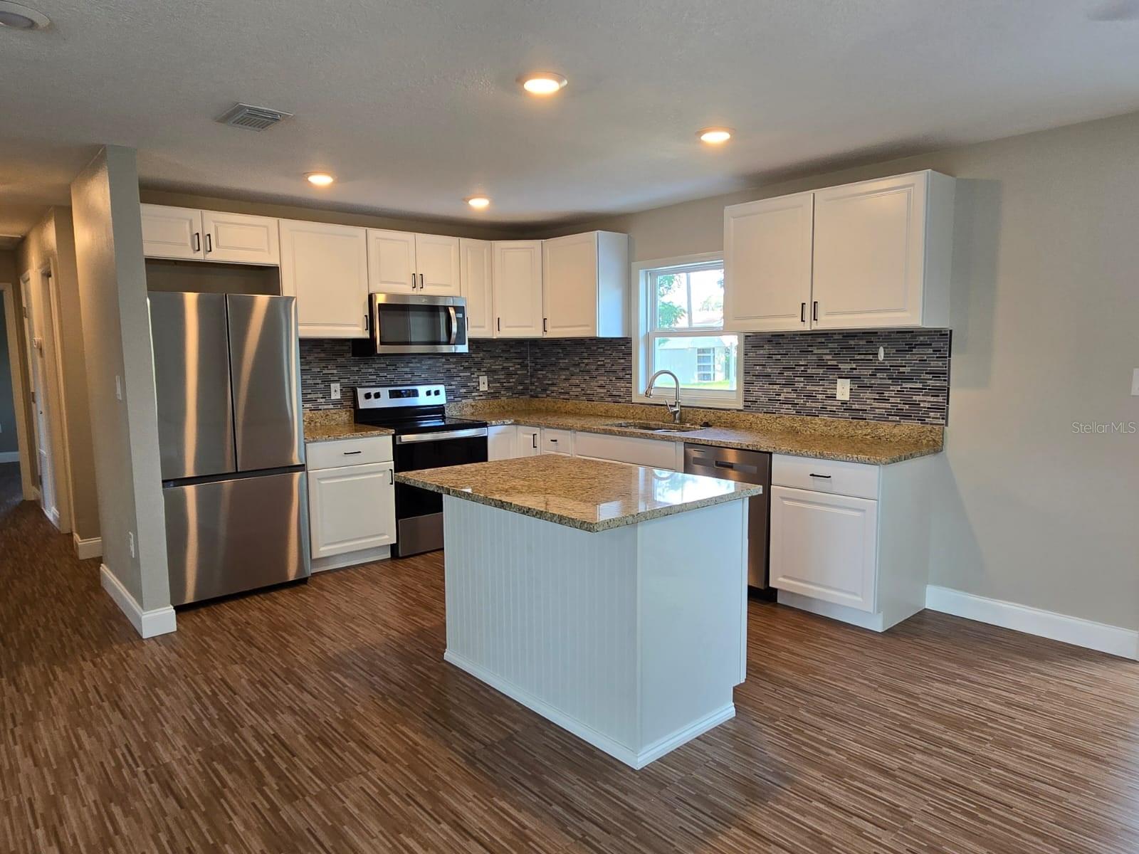 Image 3 of 25 For 11548 Missouri Street