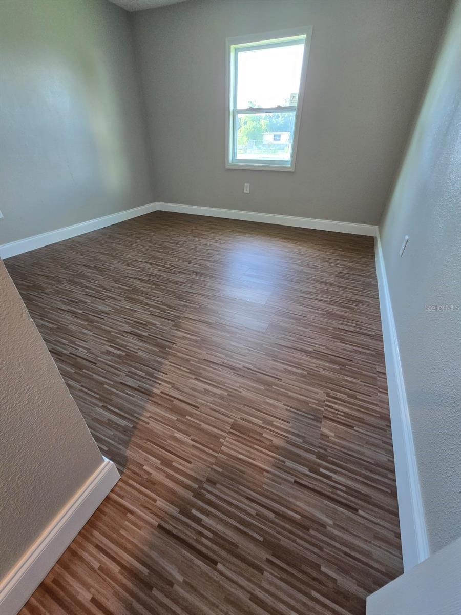 Image 8 of 25 For 11548 Missouri Street