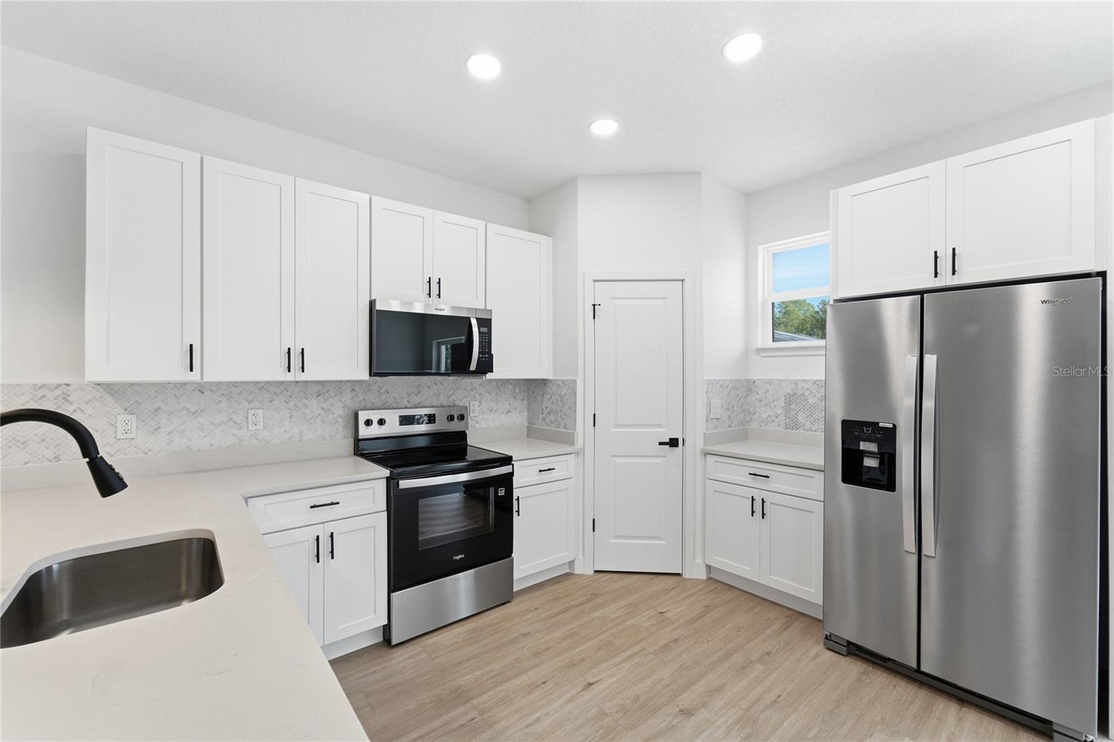 Image 5 of 30 For 7109 Tavoli Terrace