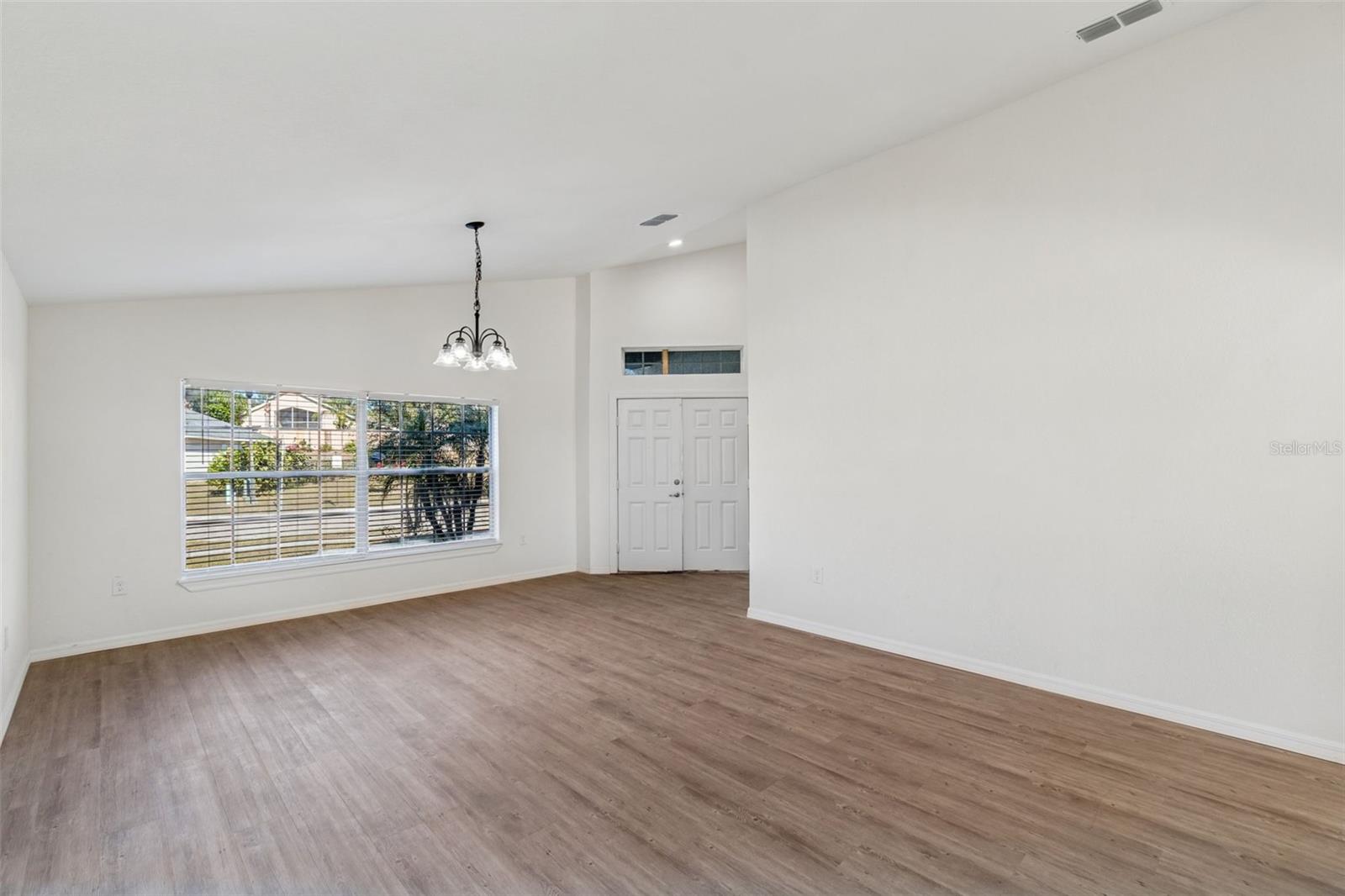 Image 2 of 25 For 119 Winchester Lane