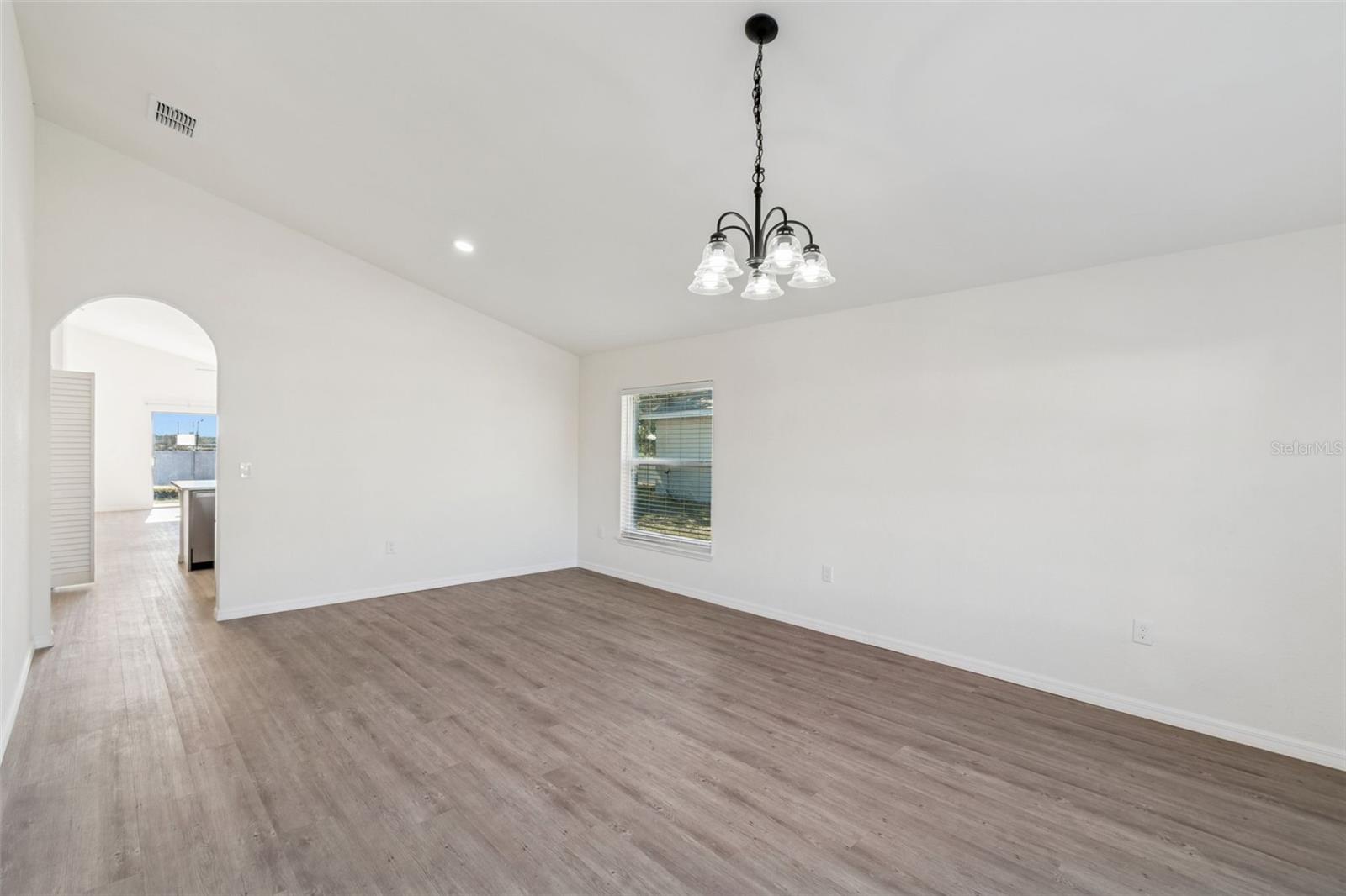 Image 4 of 25 For 119 Winchester Lane