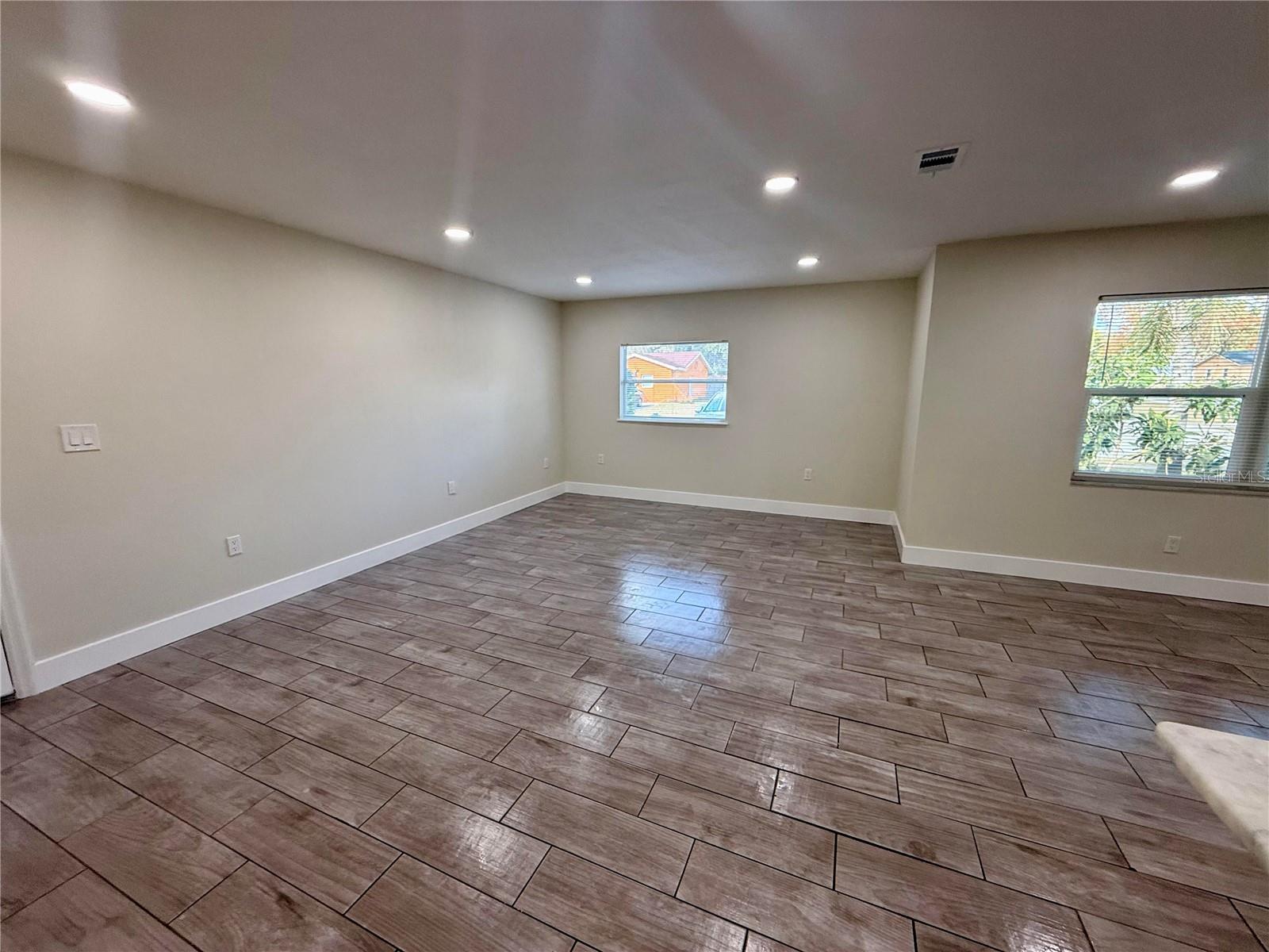 Image 18 of 31 For 459 Longwood Circle