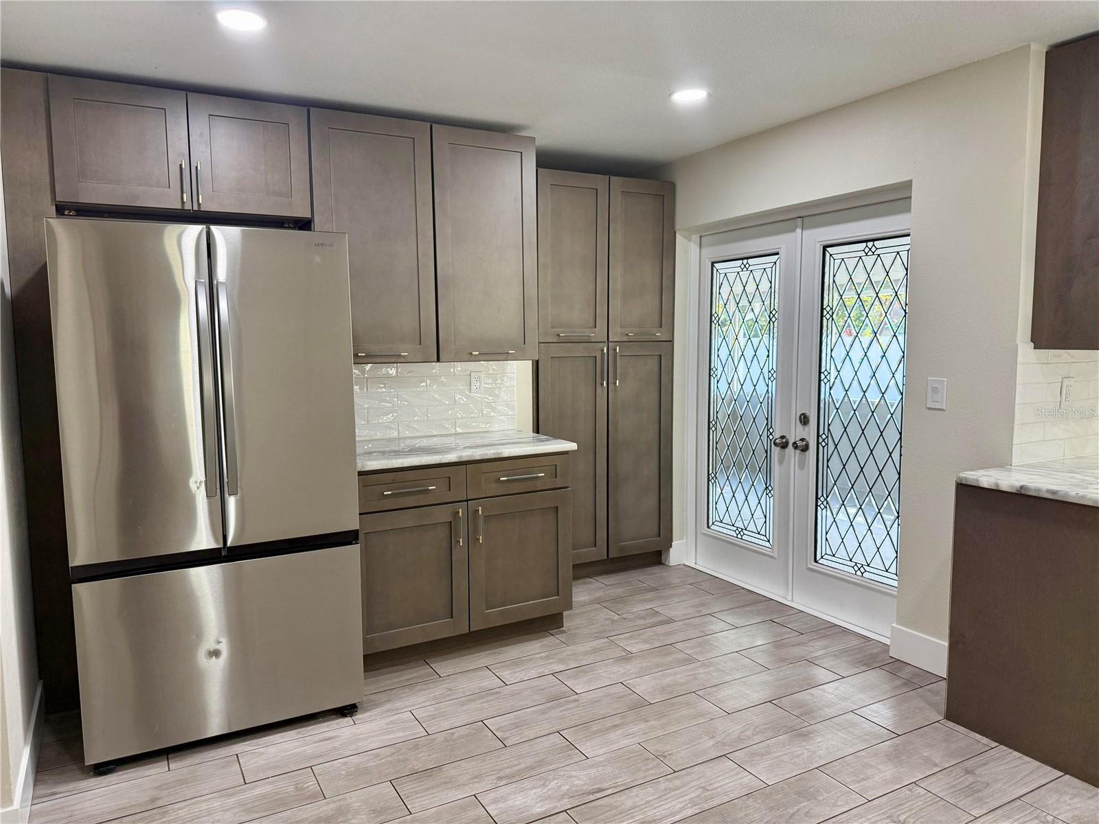 Image 22 of 31 For 459 Longwood Circle